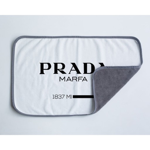 Prosop negru-alb din microfibră 45x70 cm Prada – Really Nice Things